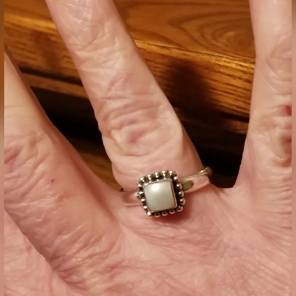 Silpada Sterling Silver & Pearl Ring - Picture 14 of 14